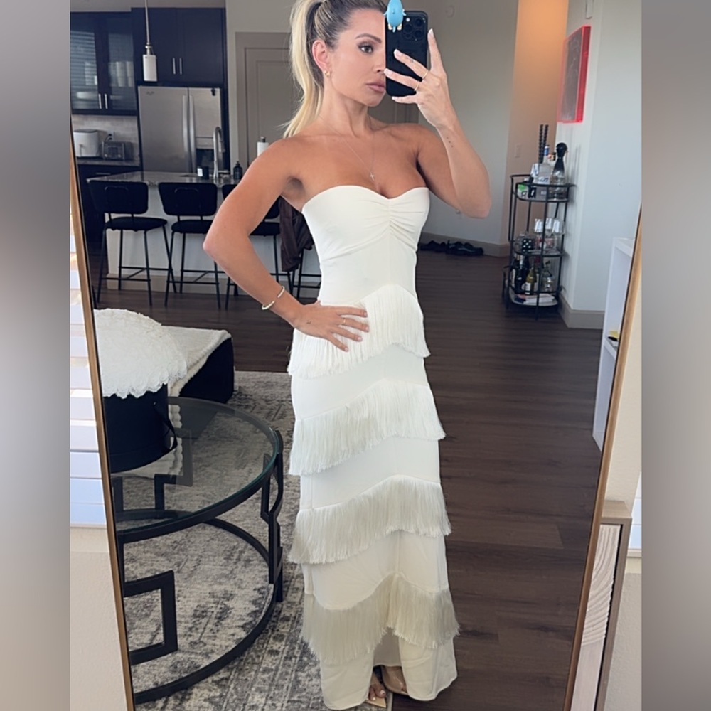 Elegant White Strapless Fringe Dress